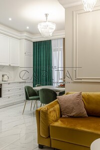 Продается 2-комнатная квартира 85 кв. м в Киеве, Сечевых Стрельцов 1-й въезд