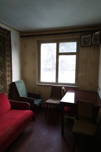 Продается 4-комнатная квартира 62 кв. м в Чернигове, Доценко улица