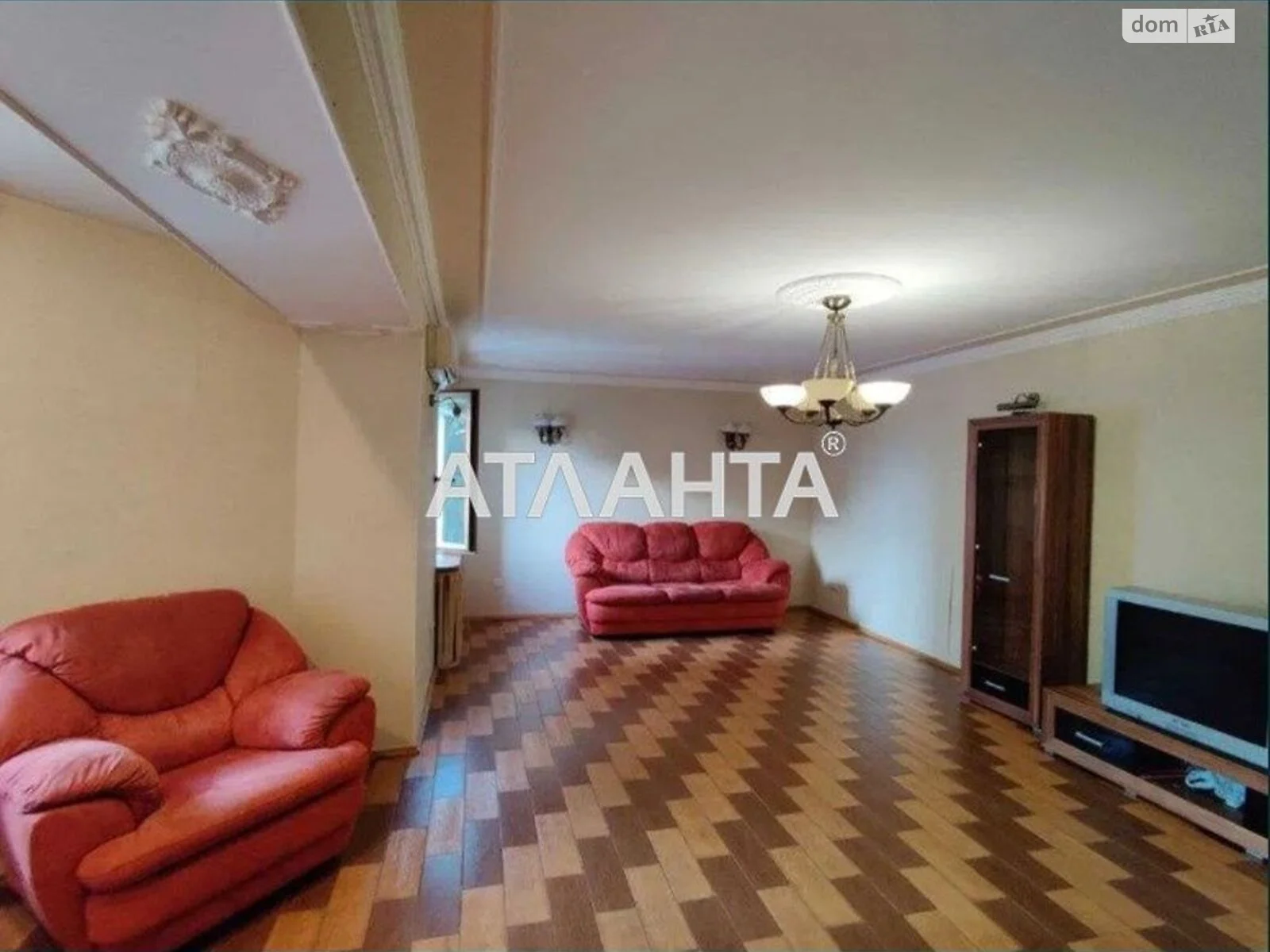 Продається 4-кімнатна квартира 142 кв. м у Одесі, вул. Педагогічна