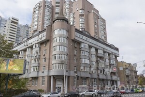 Продается 4-комнатная квартира 140 кв. м в Киеве, ул. Антоновича