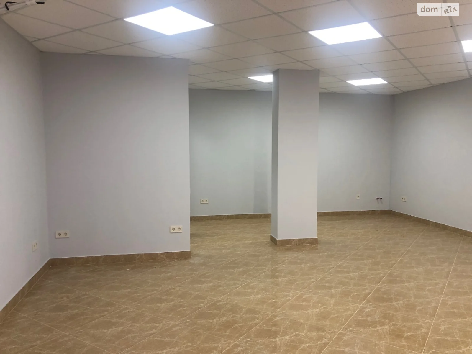 Продается офис 52 кв. м в бизнес-центре, цена: 52200 $