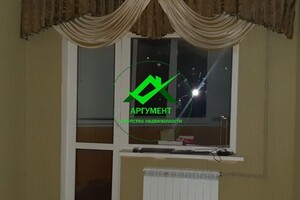 Продается 3-комнатная квартира 65 кв. м в Херсоне, Димитрова / Вазова