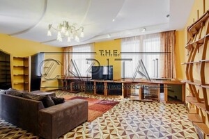 Продается 5-комнатная квартира 188 кв. м в Киеве, Павловская ул