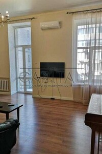Продается 2-комнатная квартира 85 кв. м в Киеве, ул. Богдана Хмельницкого