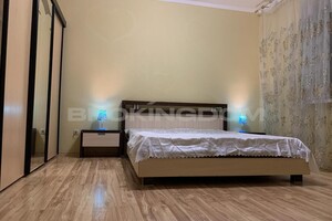 Продается 2-комнатная квартира 70 кв. м в Киеве, Науки проспект