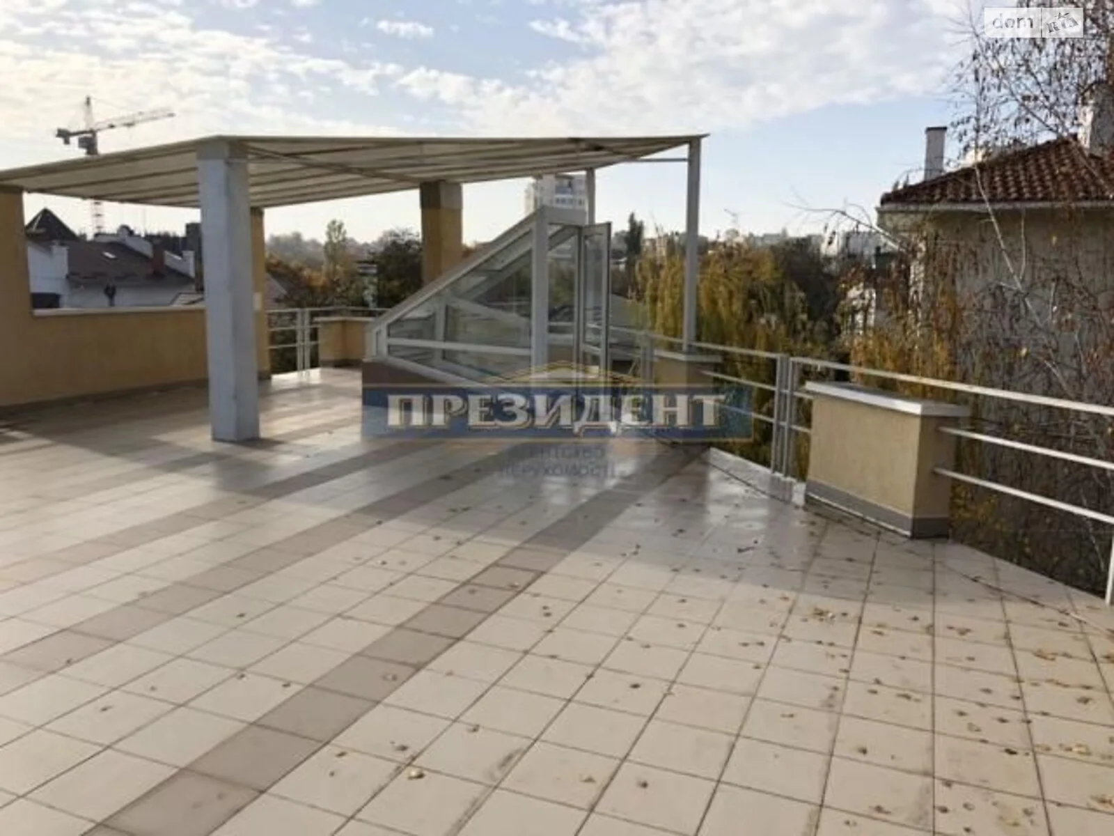 Продається будинок 3 поверховий 240 кв. м з балконом - фото 2