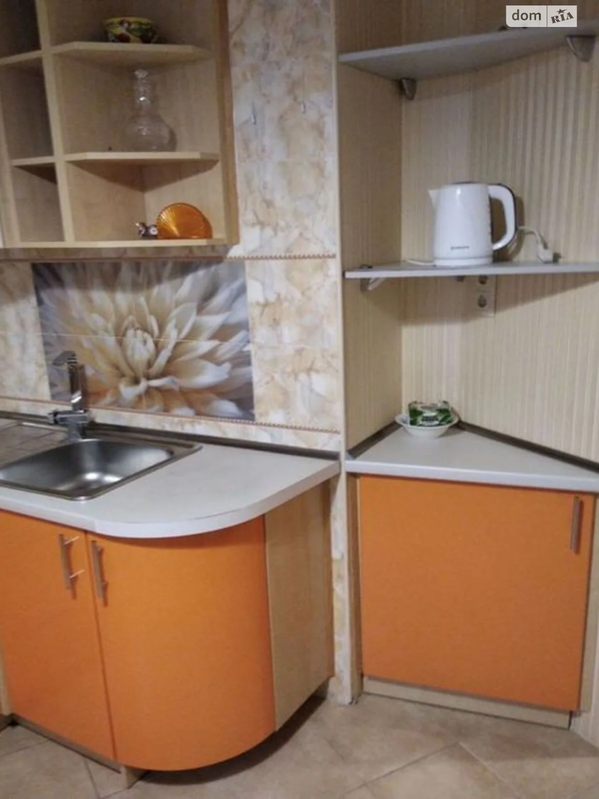 Продается 1-комнатная квартира 37 кв. м в Петропавловской Борщаговке, ул. Черкасская