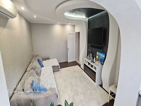 Продается 2-комнатная квартира 64 кв. м в Полтаве, ул. Андриевского Виктора