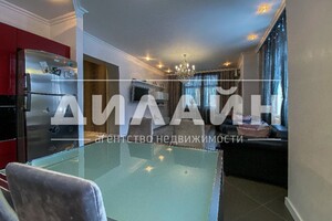 Продається 3-кімнатна квартира 110 кв. м у Запоріжжі, вул. Розваги