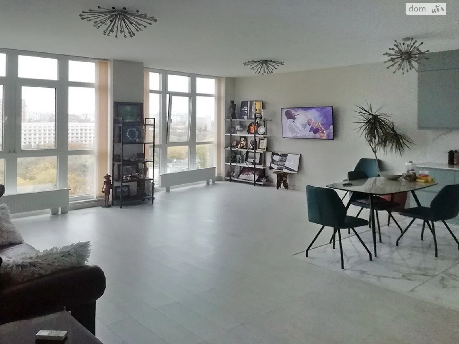 Продается 3-комнатная квартира 101 кв. м в Одессе, просп. Гагарина, 19 - фото 1