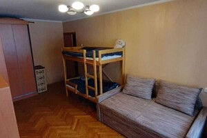 Продается 3-комнатная квартира 58 кв. м в Киеве, Маршала Гречко  Выговского