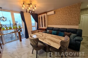 Продается 3-комнатная квартира 93 кв. м в Киеве, цена: 290000 $