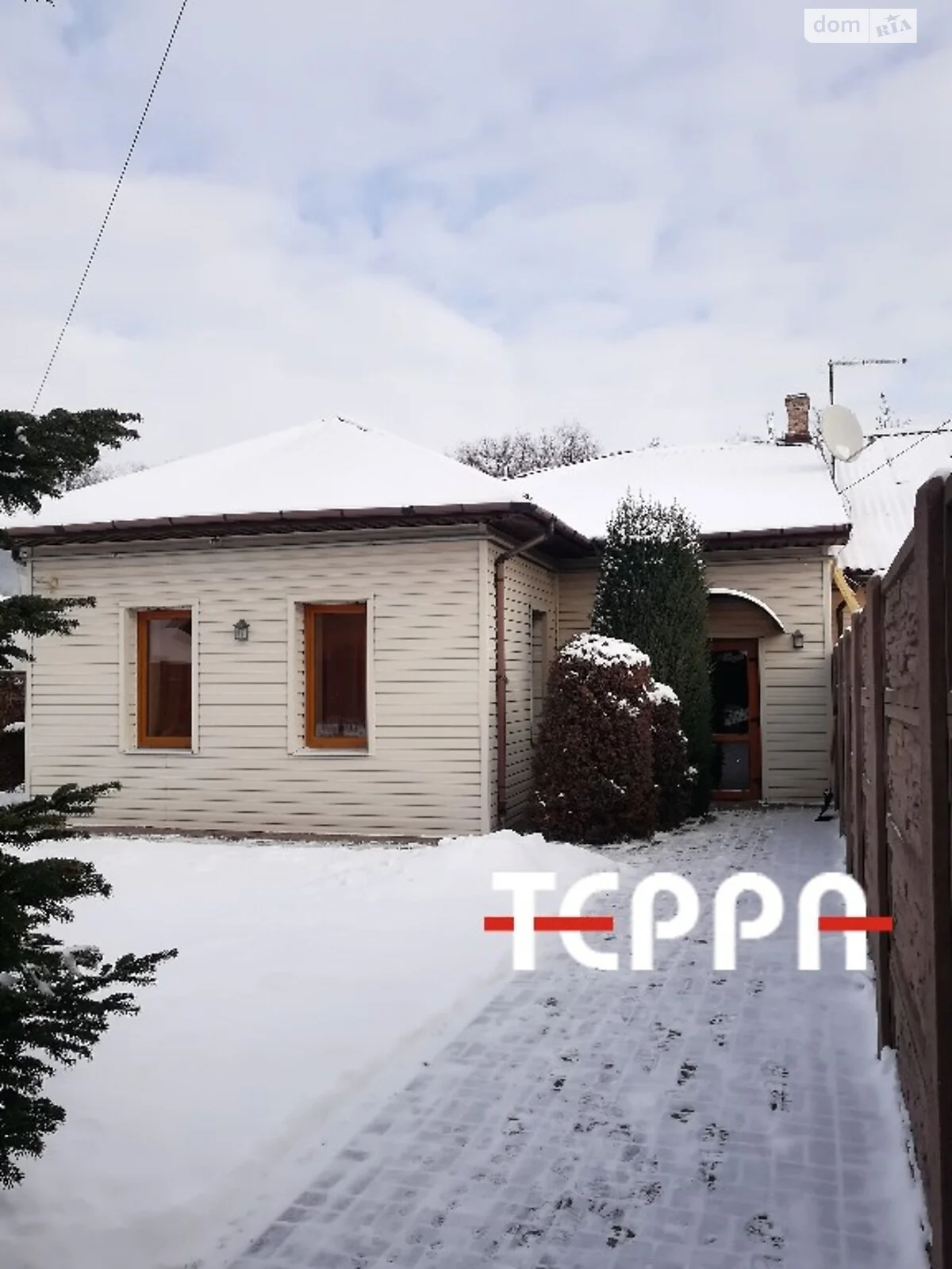 Продається одноповерховий будинок 90 кв. м з гаражем, цена: 120000 $