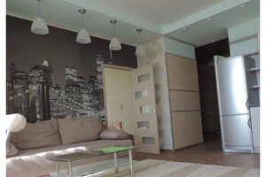 Продается 3-комнатная квартира 82 кв. м в Одессе, ул. Среднефонтанская