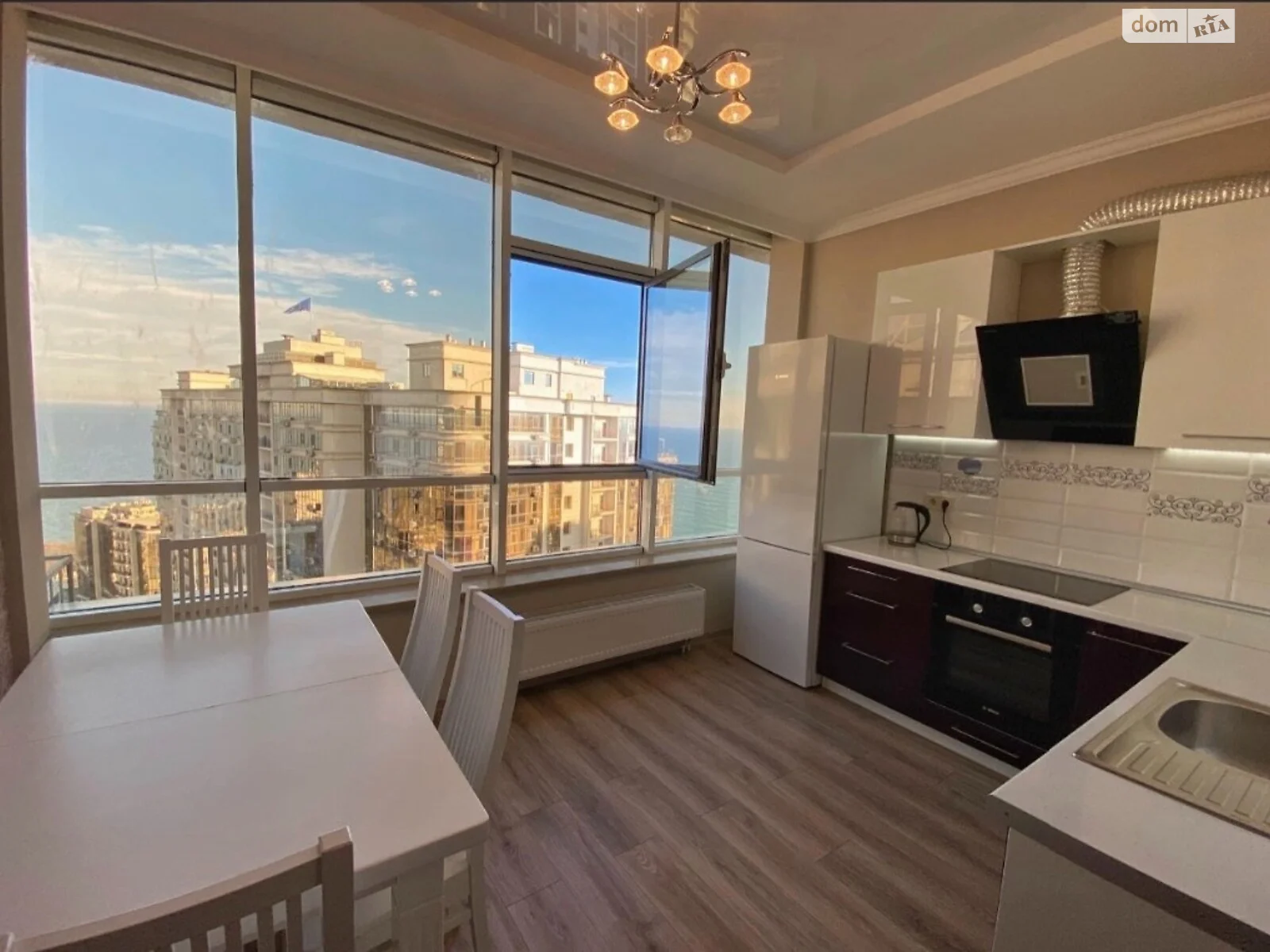 Продается 1-комнатная квартира 60 кв. м в Одессе, цена: 105000 $