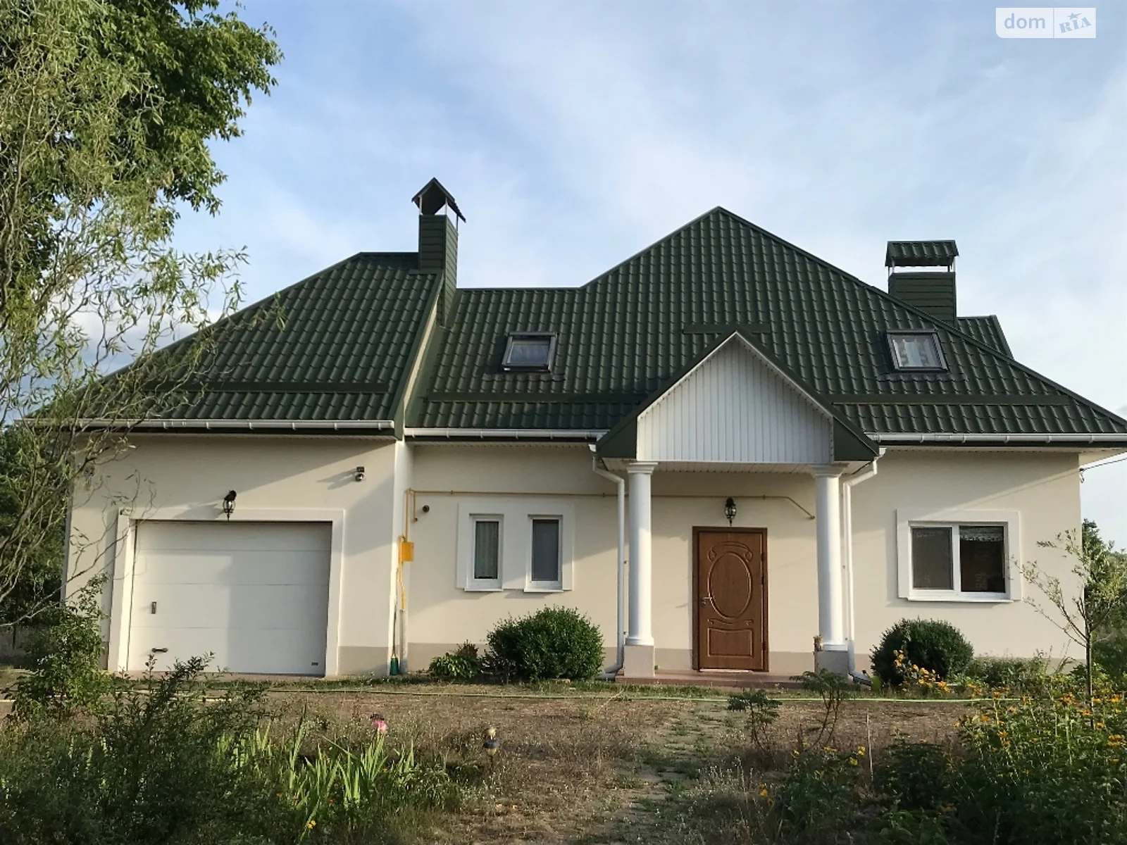 Продается дом на 2 этажа 215.2 кв. м с баней/сауной, цена: 105000 € - фото 1