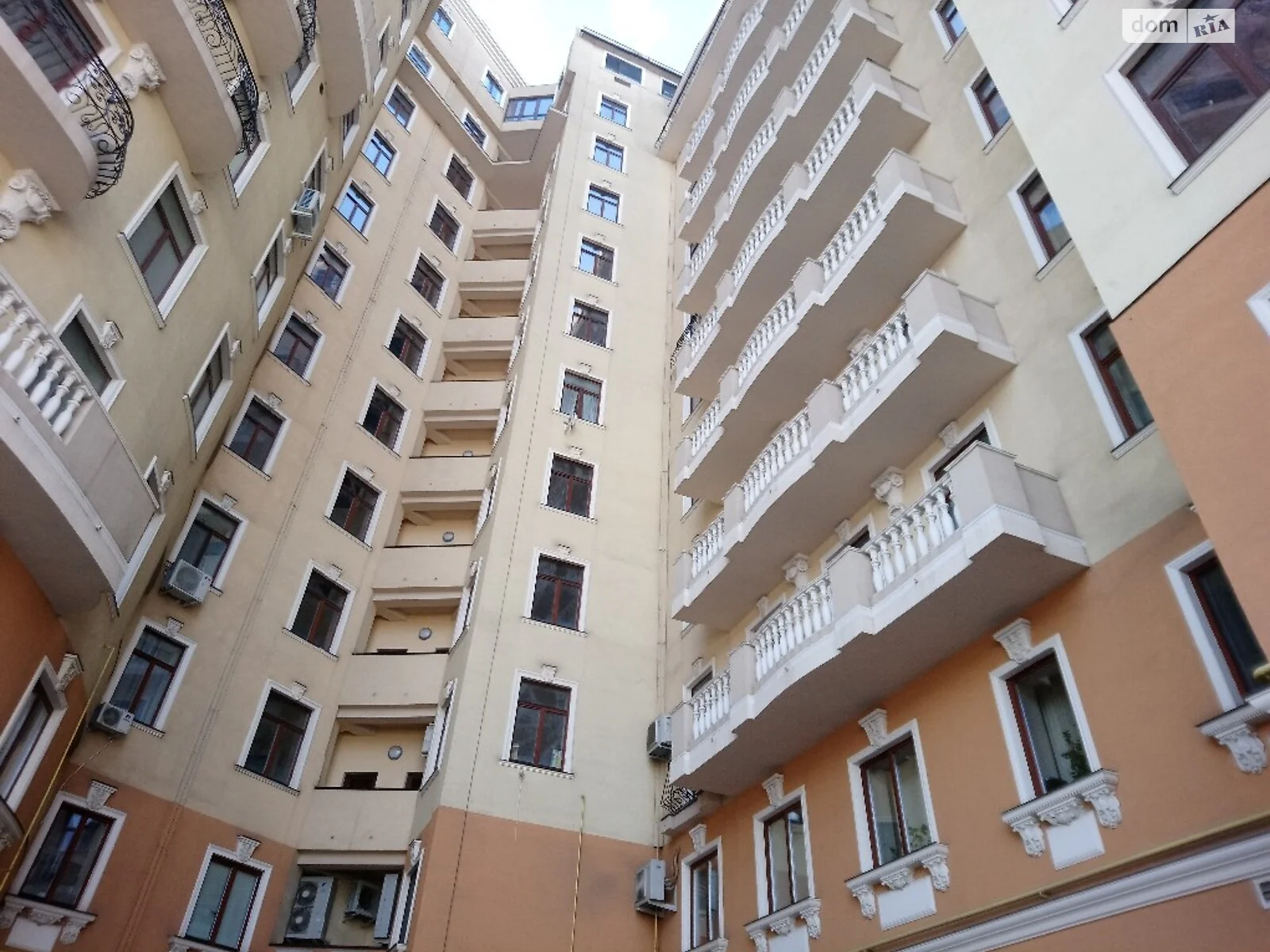 Продается 2-комнатная квартира 89.4 кв. м в Одессе, спуск Военный, 13А