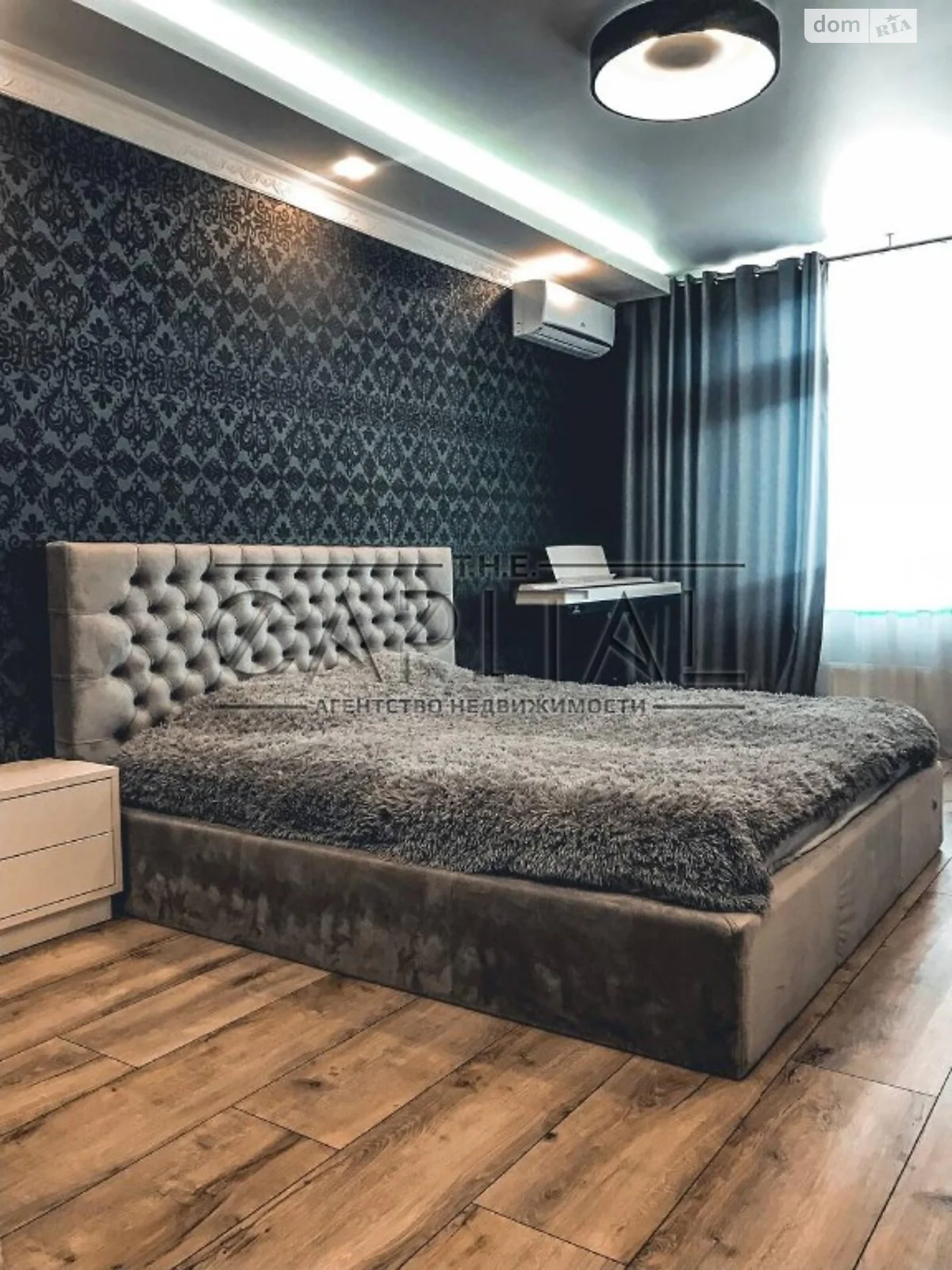 Продается 1-комнатная квартира 47 кв. м в Киеве, ул. Юношеская