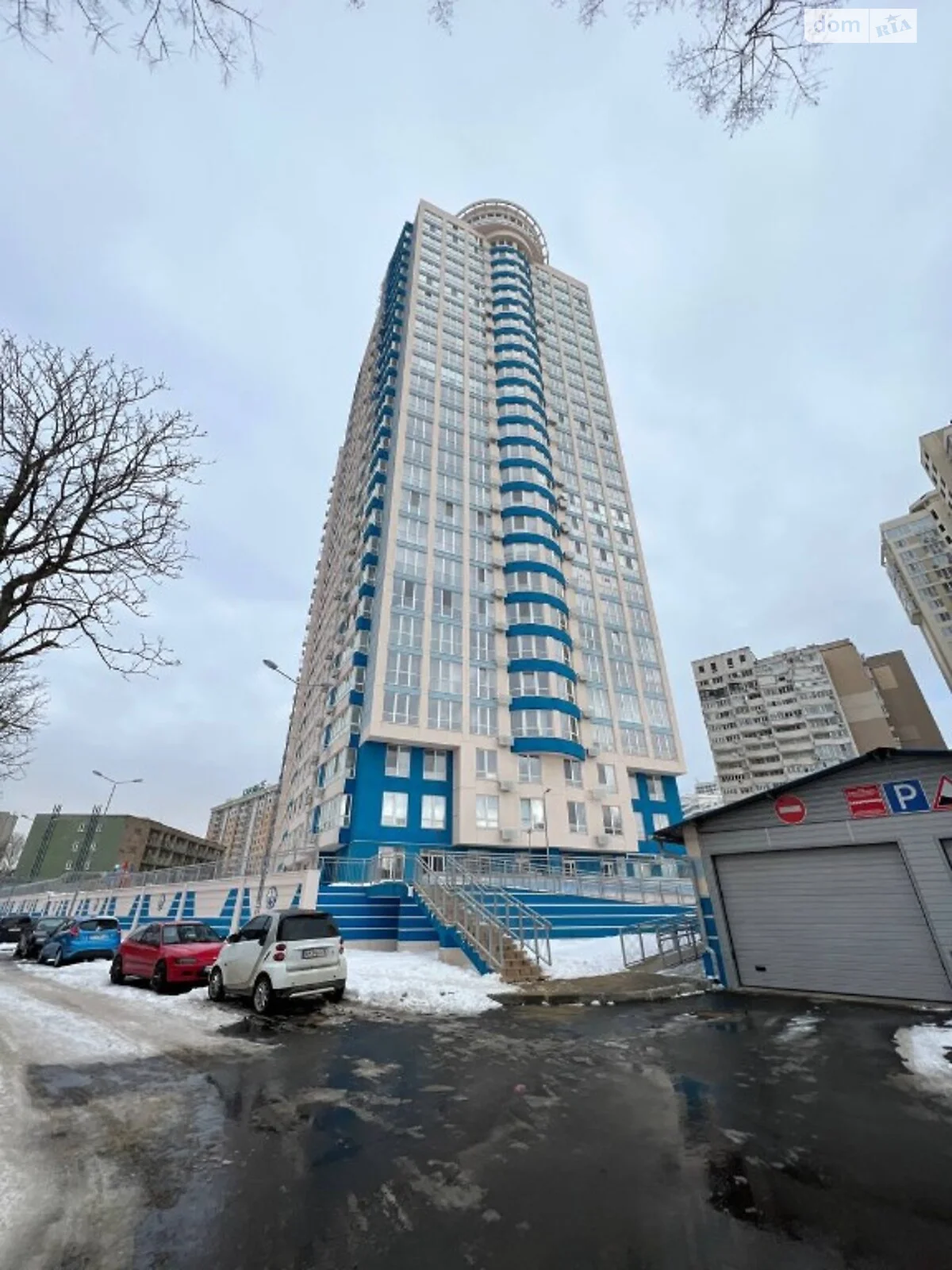 Продається 2-кімнатна квартира 81 кв. м у Одесі, вул. Новоберегова