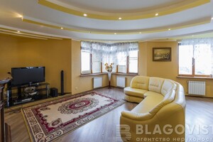 Продается 3-комнатная квартира 120 кв. м в Киеве, Голосеевский проспект