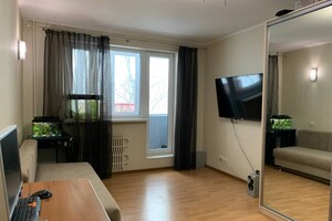 Продается 2-комнатная квартира 54 кв. м в Харькове, проспект Тракторобудівників
