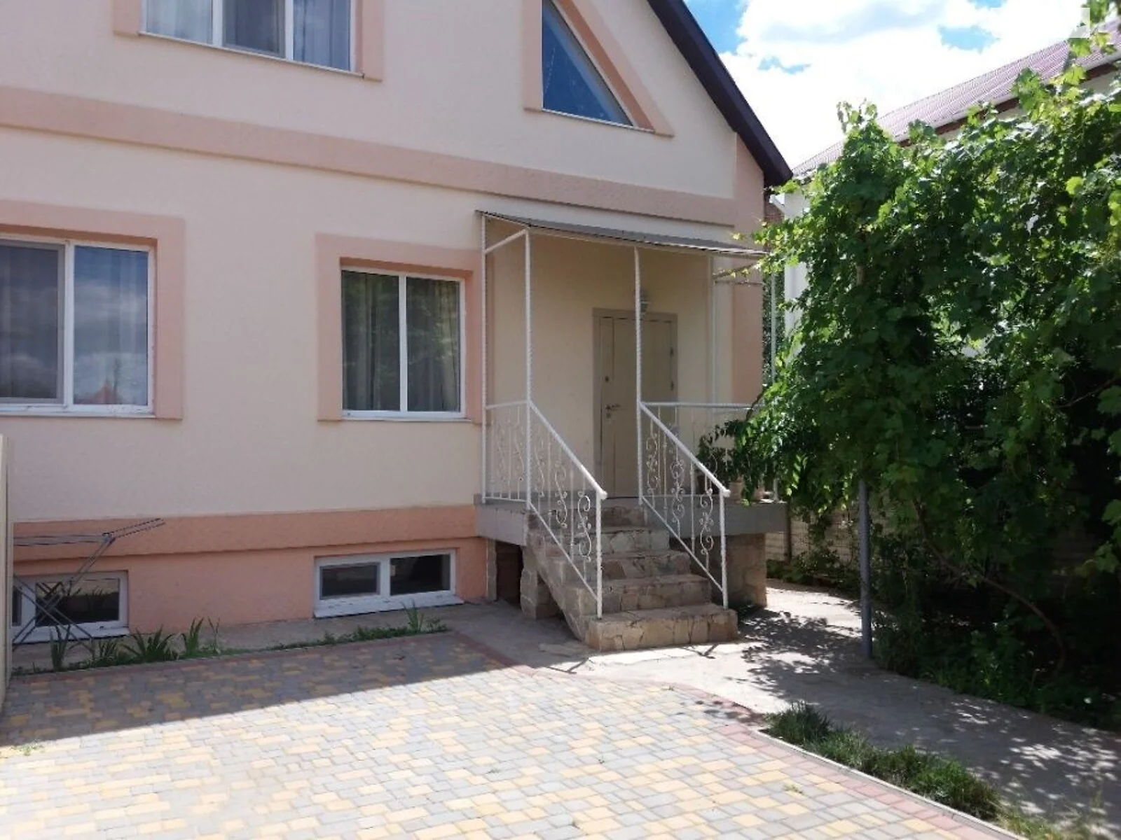 Продається будинок 2 поверховий 250 кв. м з каміном, цена: 250000 $