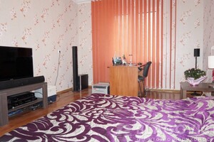 Продается 3-комнатная квартира 100 кв. м в Киеве, Сергeя Данченко улица