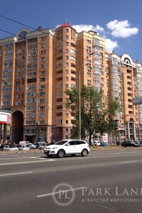 Продается 3-комнатная квартира 117 кв. м в Киеве, Героев Сталинграда проспект