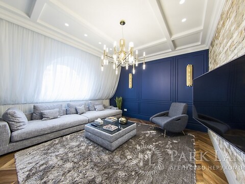 Продается 4-комнатная квартира 200 кв. м в Киеве, ул. Тургеневская