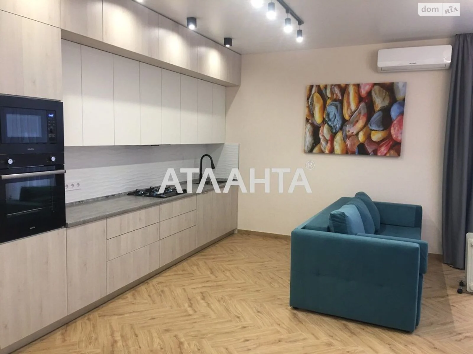 Продается часть дома 211 кв. м с верандой, цена: 275000 $