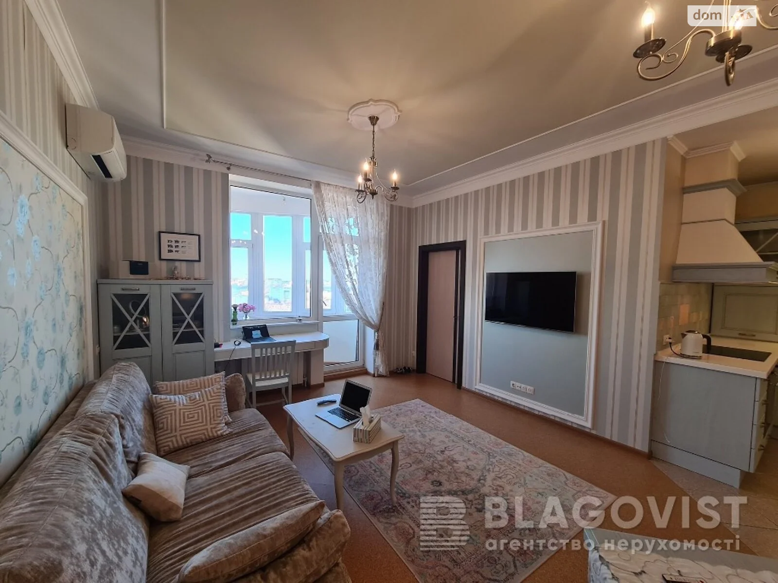 Продается 1-комнатная квартира 55 кв. м в Киеве, ул. Леси Украинки, 7Б