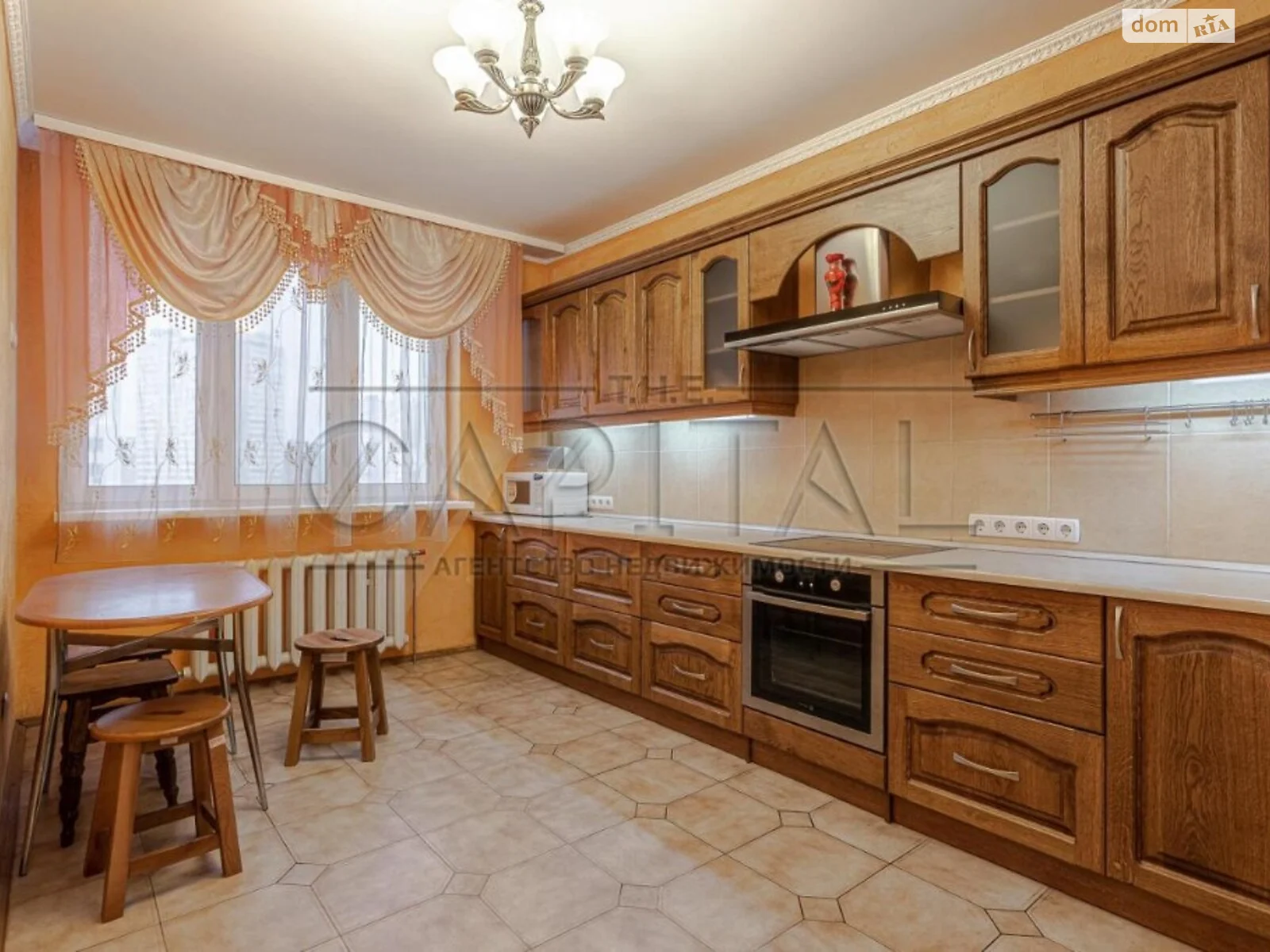 Продается 3-комнатная квартира 112 кв. м в Киеве, ул. Срибнокильская