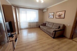 Продается 3-комнатная квартира 61 кв. м в Днепре, Слобожанское