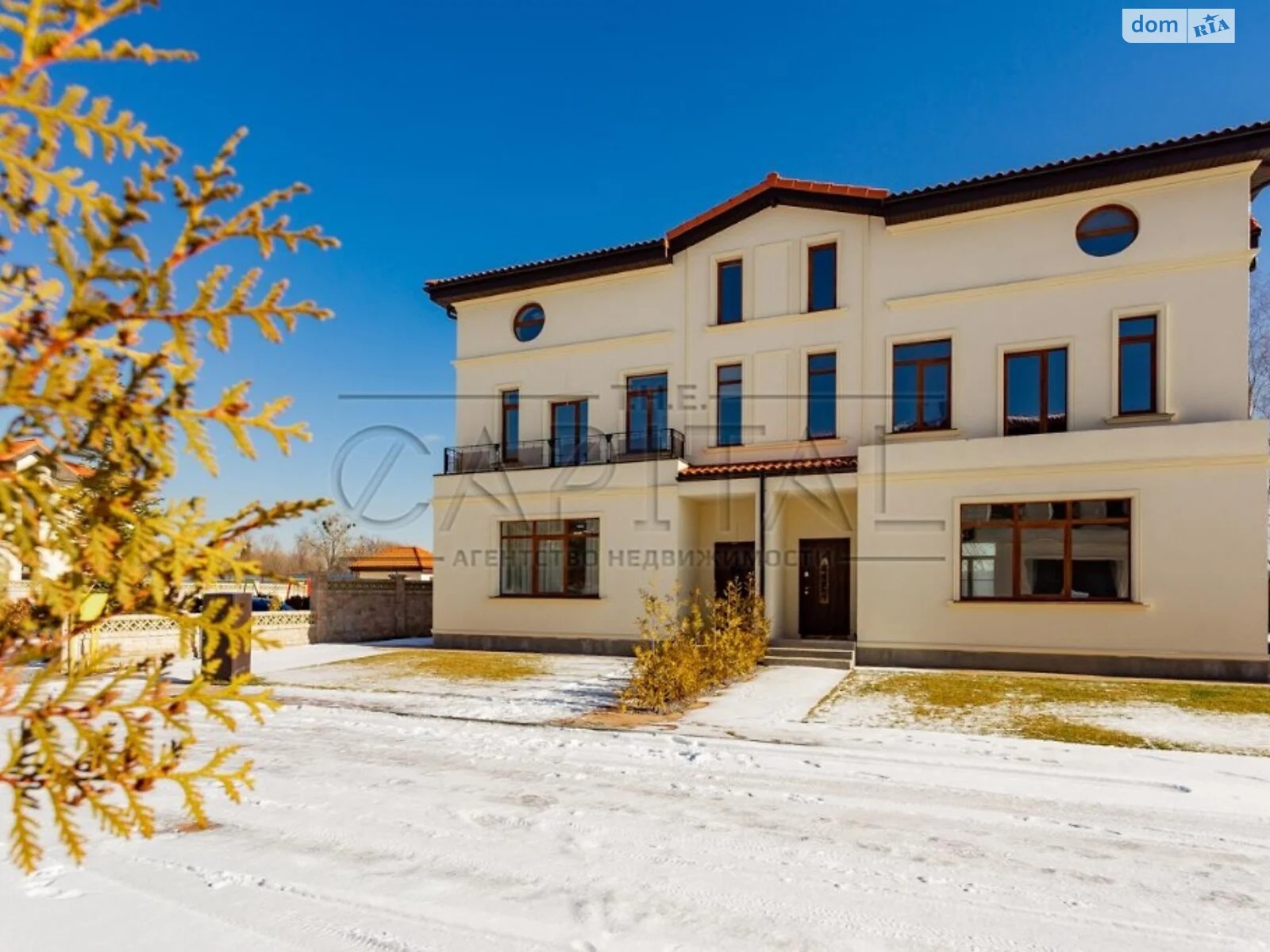 Продается дом на 3 этажа 220 кв. м с верандой, цена: 500000 $ - фото 1