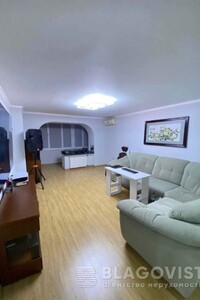 Продается 3-комнатная квартира 87 кв. м в Киеве, просп. Николая  Бажана