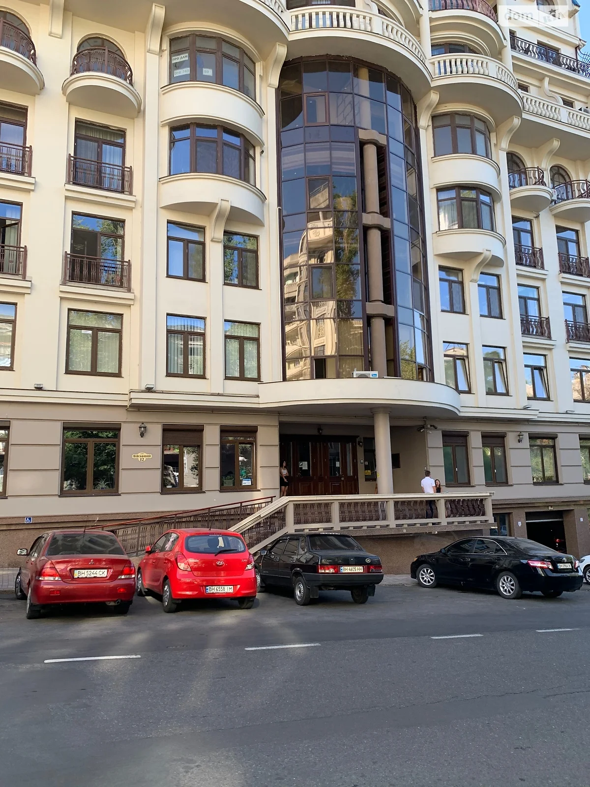Продається 8-кімнатна квартира 214 кв. м у Одесі, узвіз Військовий - фото 1