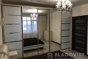Продается 2-комнатная квартира 71 кв. м в Киеве, Победы проспект