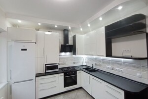 Продается 3-комнатная квартира 80 кв. м в Киево-Святошинске, цена: 119999 $
