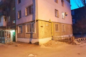 Продається 2-кімнатна квартира 44.7 кв. м у Миколаєві, вул. Генерала Карпенка
