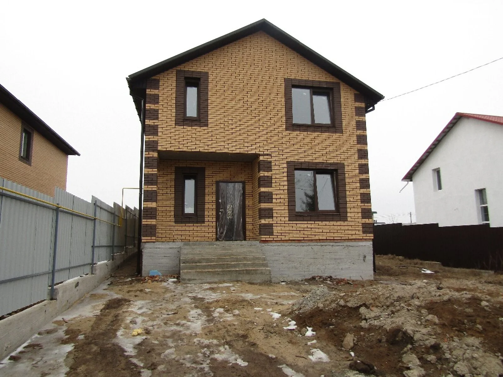 Продается дом на 2 этажа 127 кв. м с камином, цена: 72000 $ - фото 1