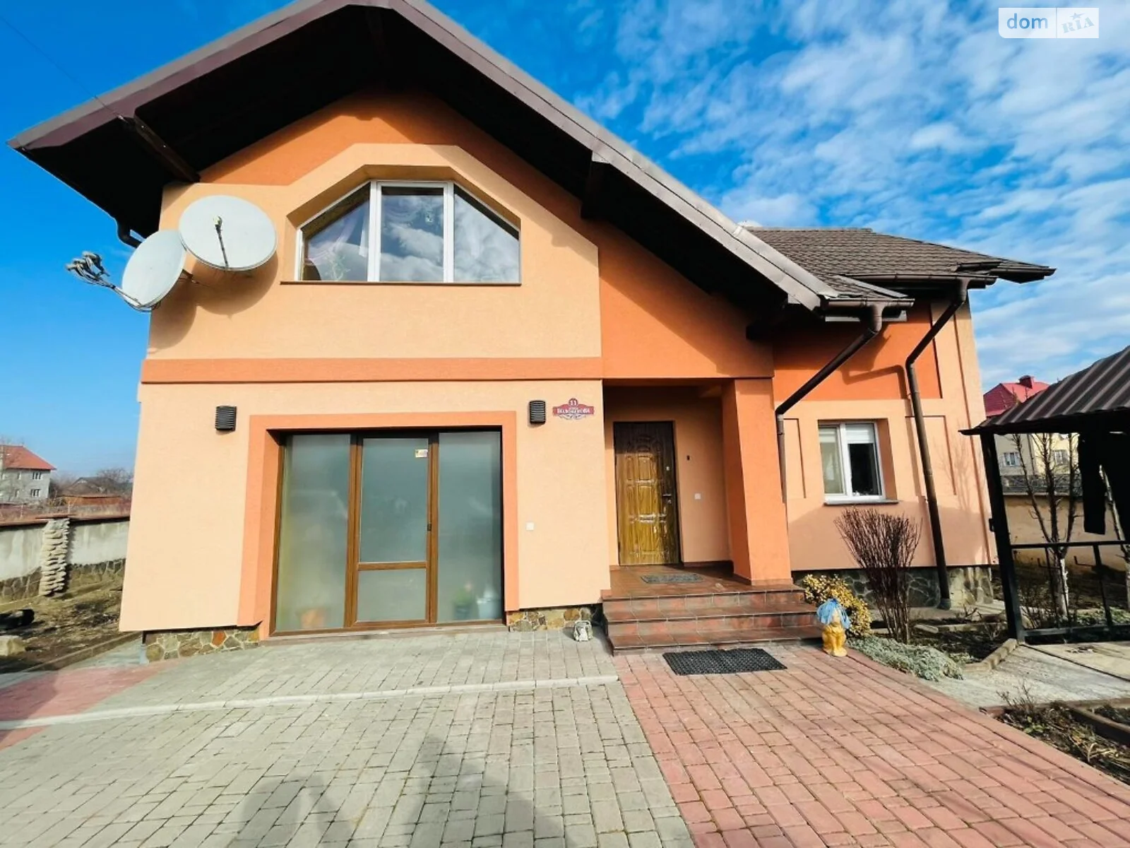 Продається одноповерховий будинок 235 кв. м з каміном, цена: 220000 $