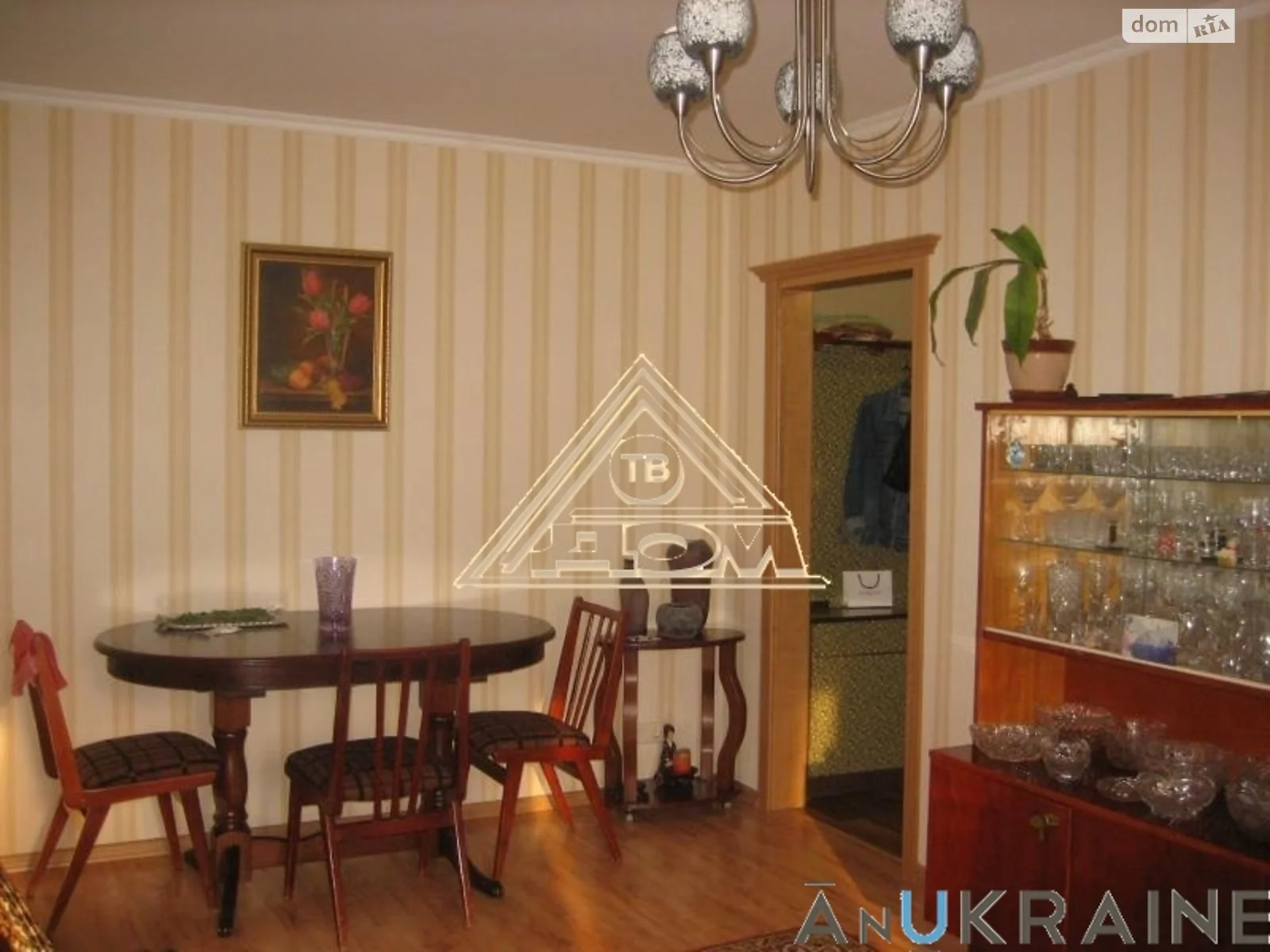 Продается 4-комнатная квартира 63 кв. м в Одессе, ул. Марсельская
