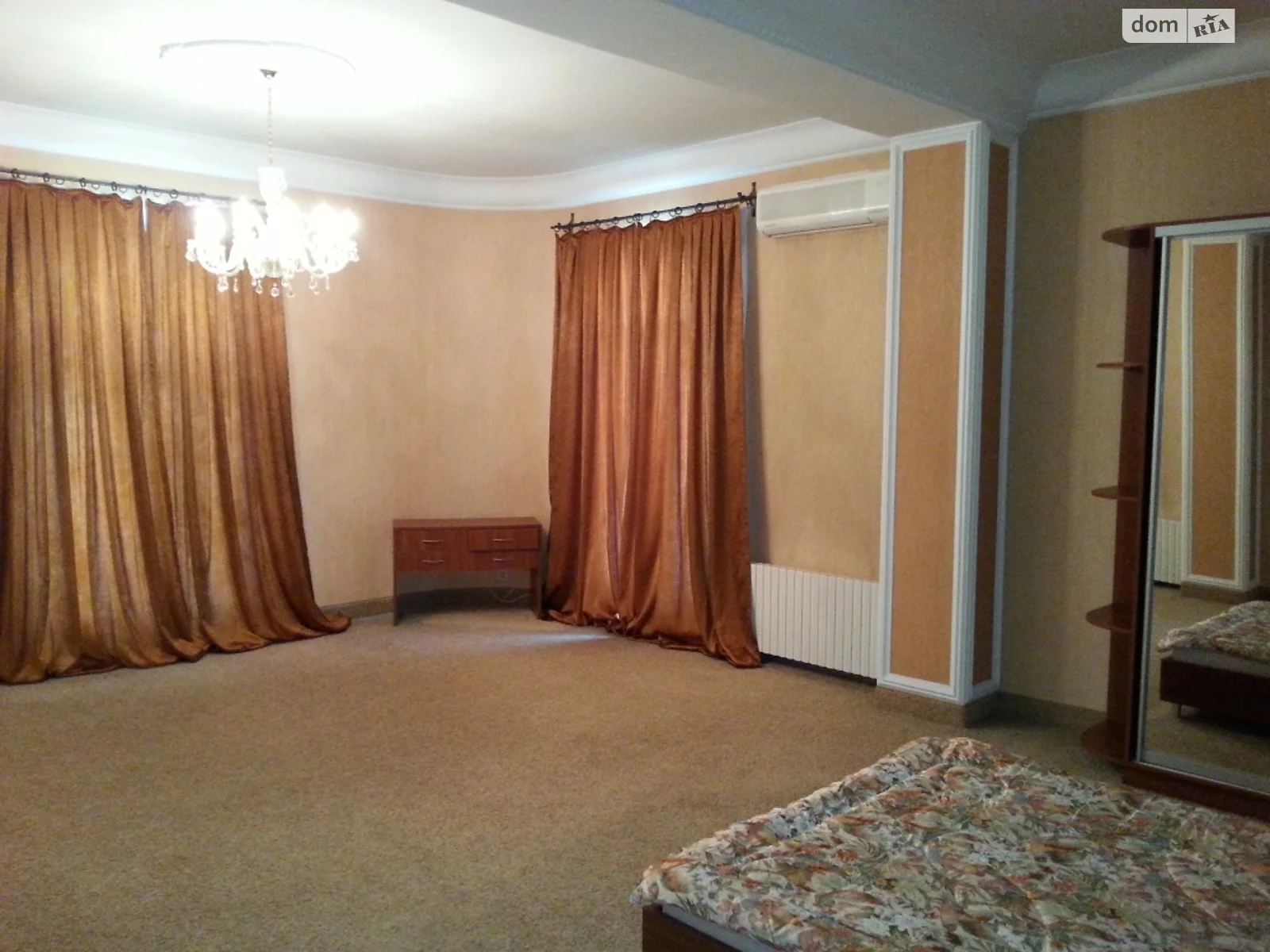 Продается дом на 2 этажа 494.1 кв. м с балконом, цена: 450000 $ - фото 1