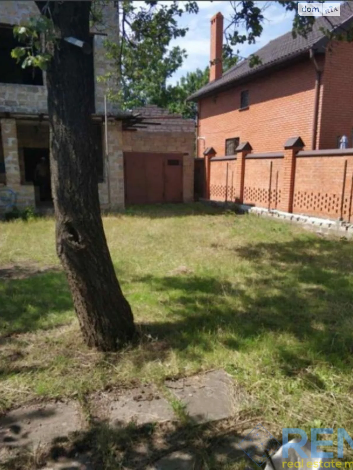 Продается дом на 2 этажа 130 кв. м с балконом, цена: 65000 $ - фото 1