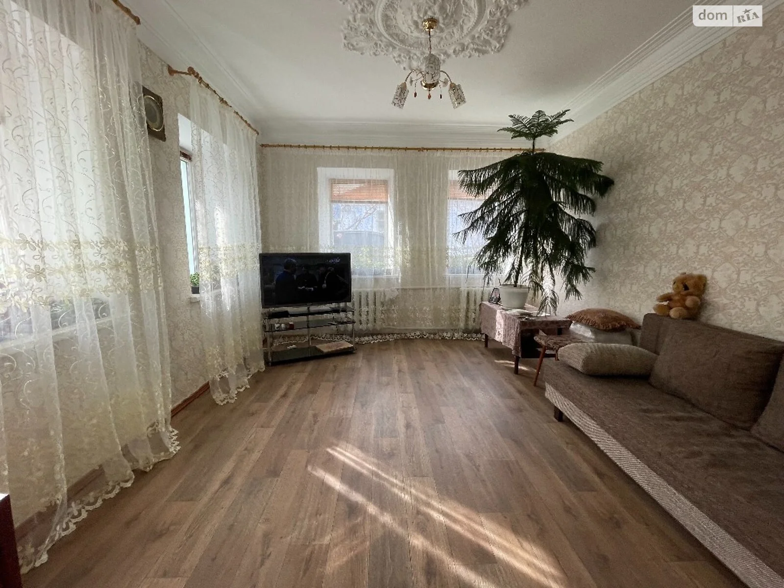 Продається одноповерховий будинок 79 кв. м з каміном, цена: 35000 $