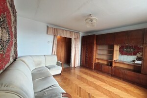 Продается 3-комнатная квартира 65 кв. м в Виннице, Павла Тычины улица