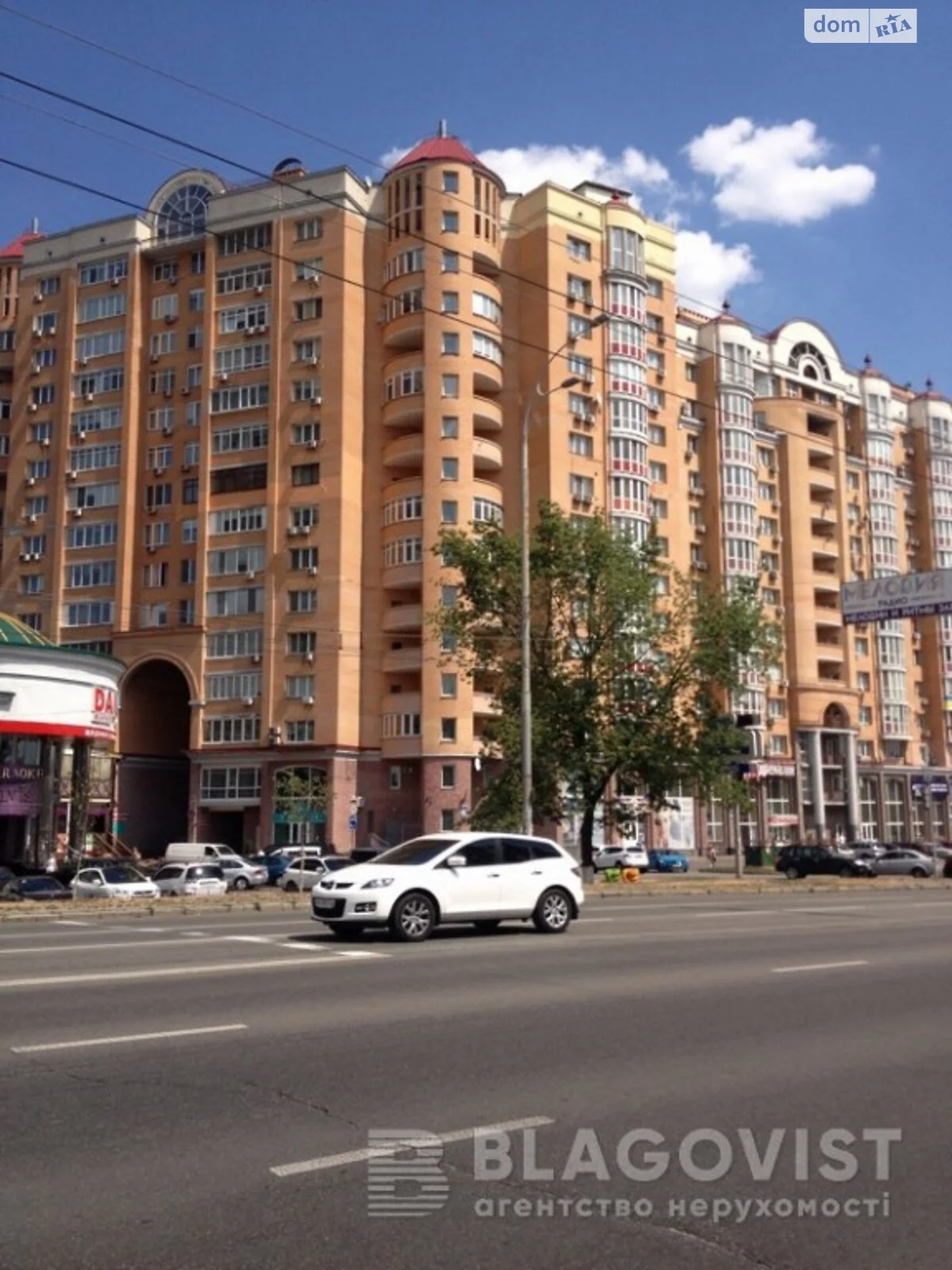 Продается 1-комнатная квартира 57 кв. м в Киеве, просп. Владимира Ивасюка, 4 - фото 1