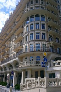 Продается 3-комнатная квартира 115 кв. м в Киеве, Новоселицкая улица