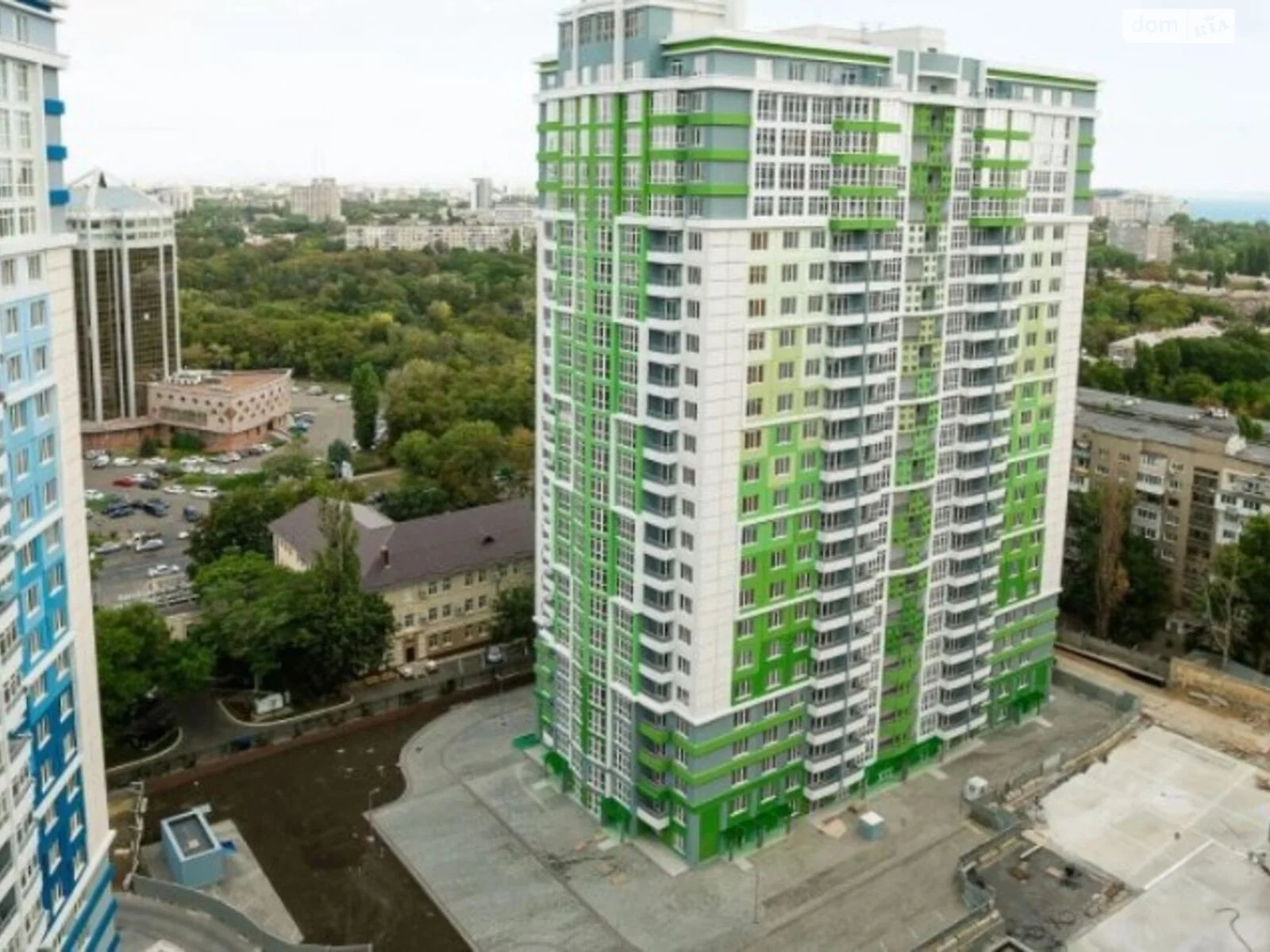 Продается 1-комнатная квартира 42 кв. м в Одессе, просп. Гагарина - фото 1