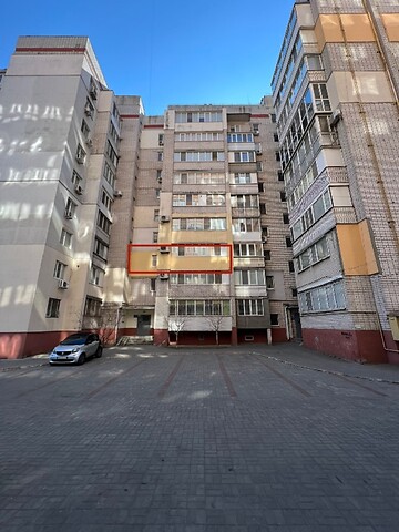 Продается 3-комнатная квартира 80 кв. м в Херсоне, ул. Богородицкая, 54